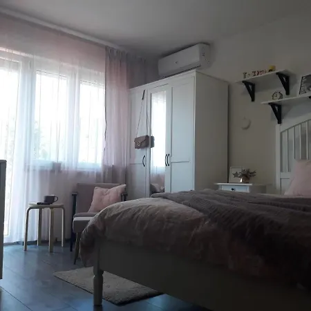 招待所 Vesna 茨里克韦尼察